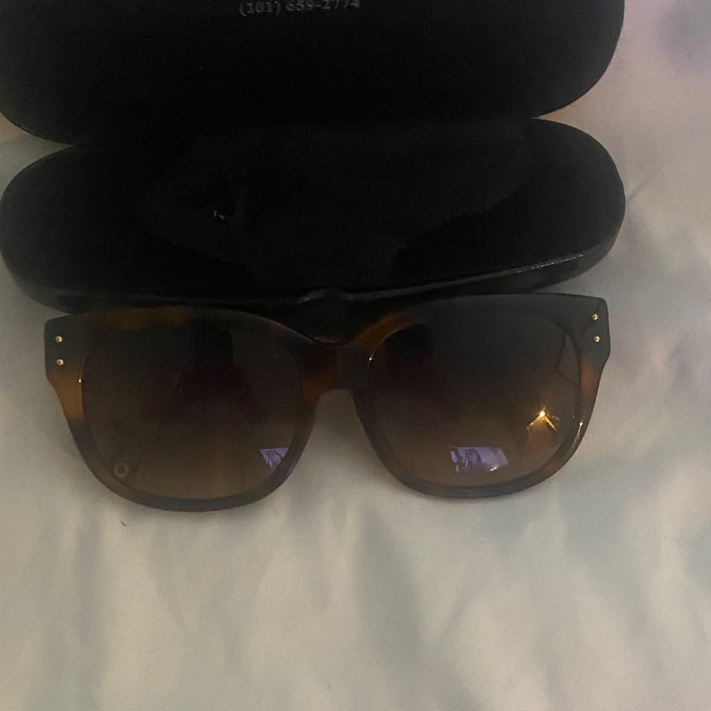 Coach Brown Tortoise Sunglasses - Picture 4 of 5